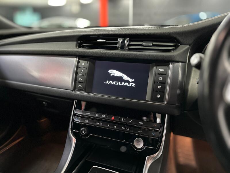 JAGUAR XF