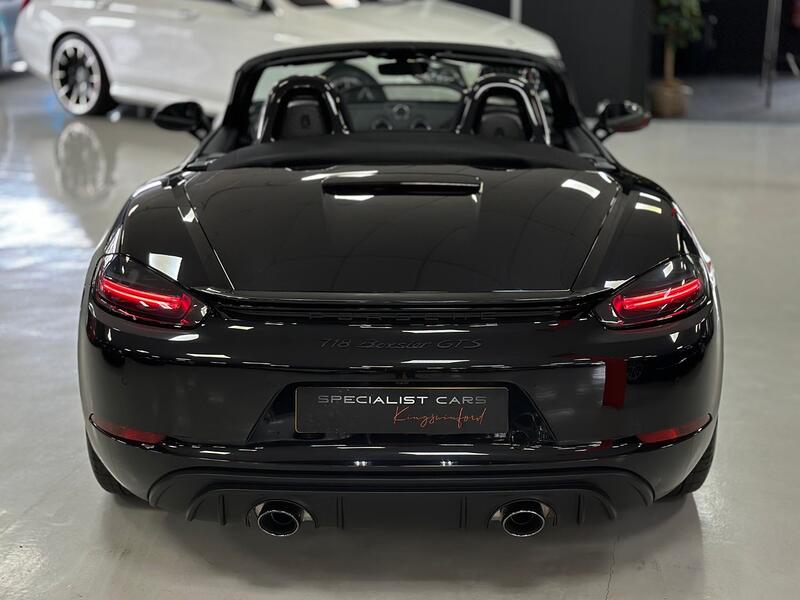 PORSCHE 718