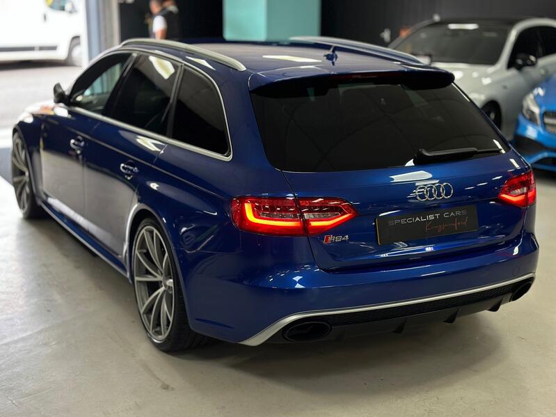 AUDI RS4