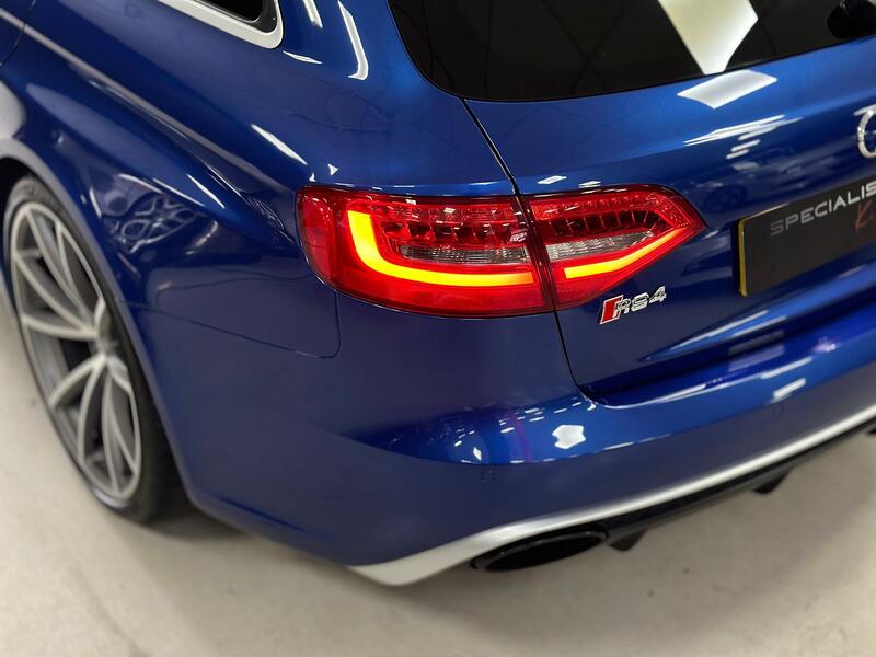 AUDI RS4