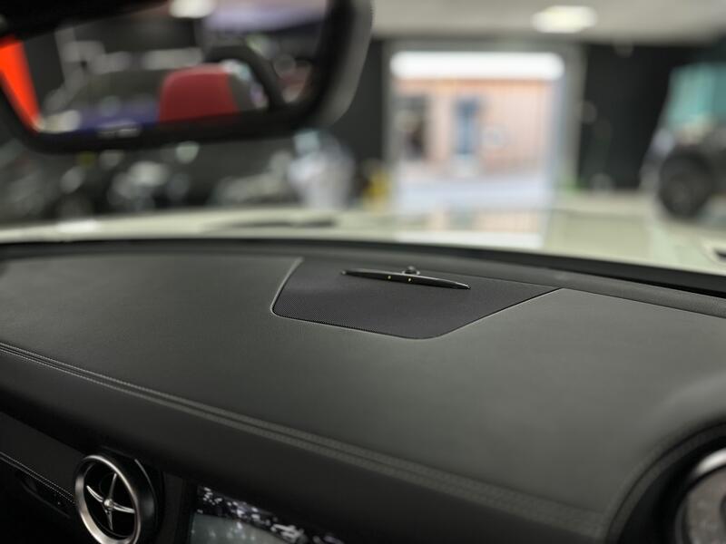 MERCEDES-BENZ SLS