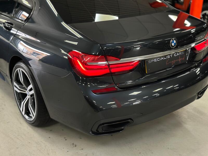 BMW 7 SERIES