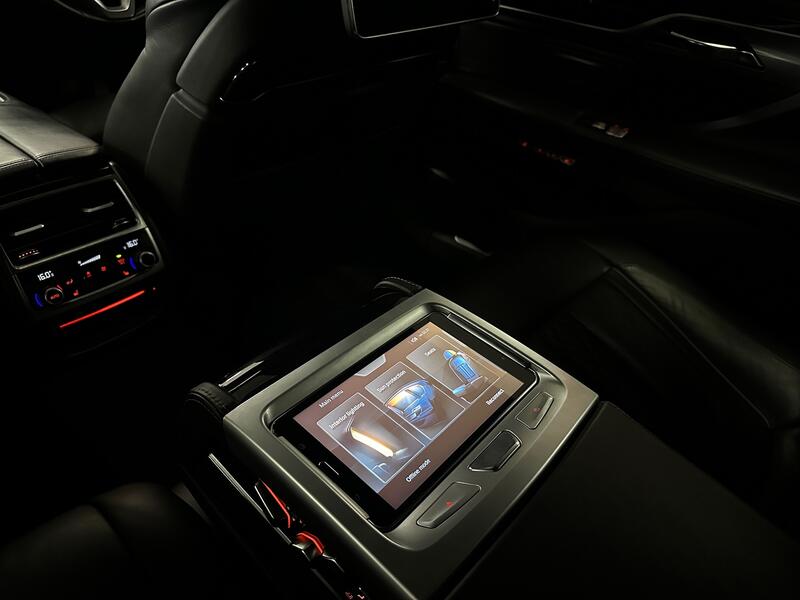 BMW 7 SERIES