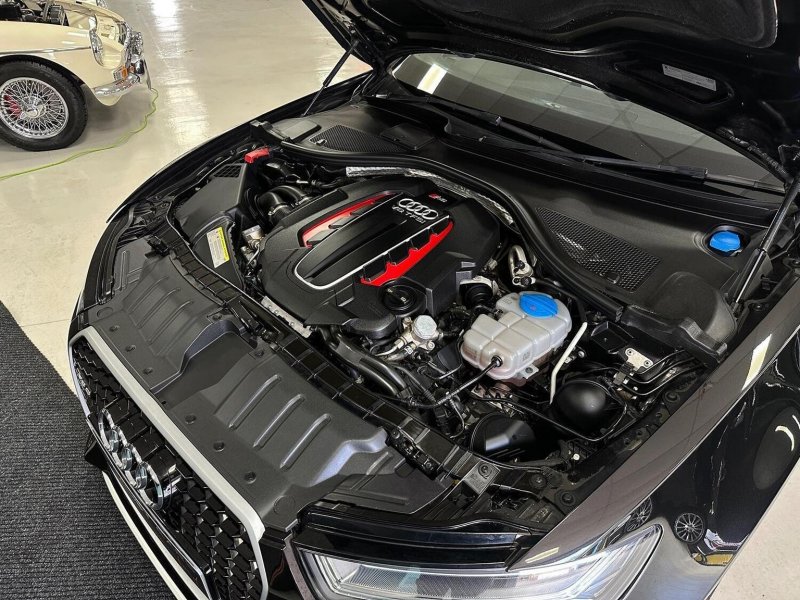 AUDI RS6