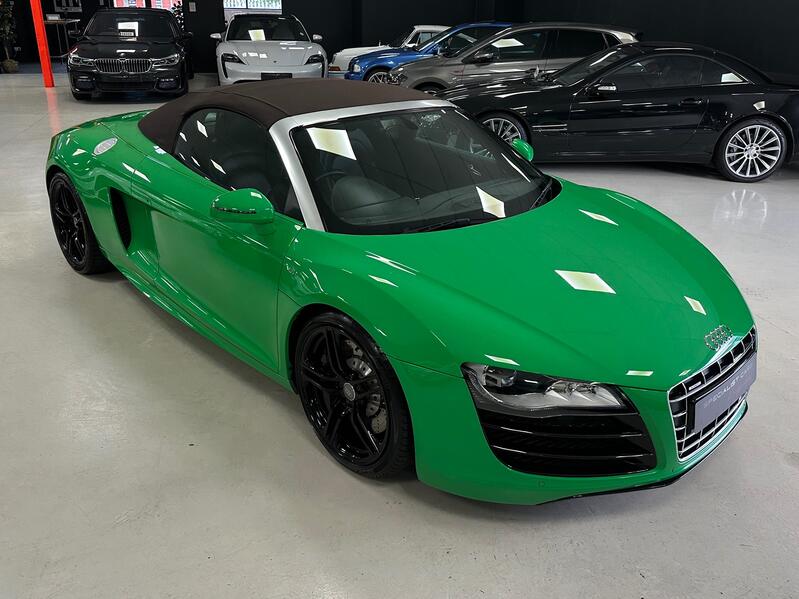 AUDI R8