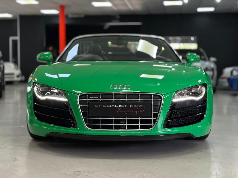 AUDI R8