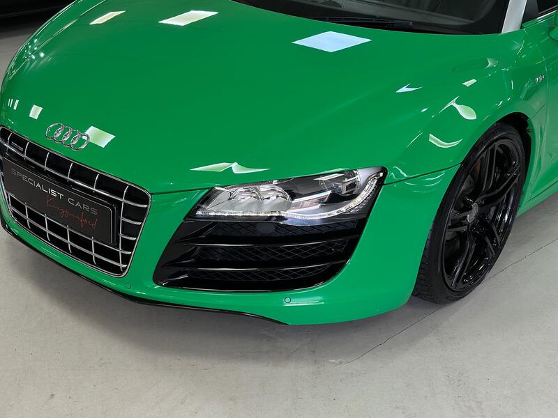 AUDI R8