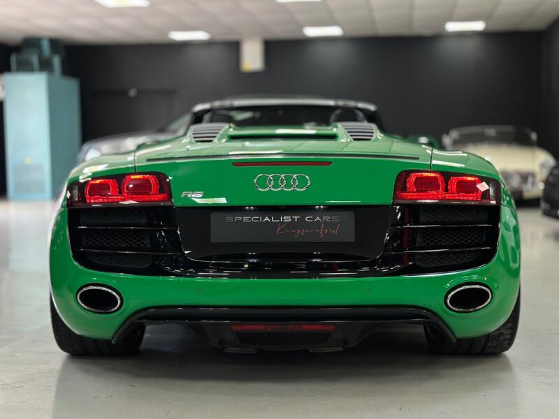 AUDI R8
