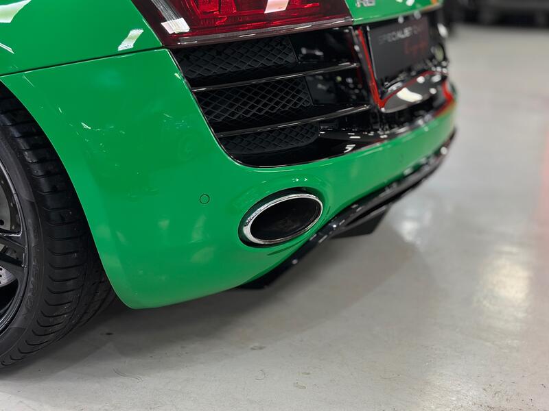 AUDI R8