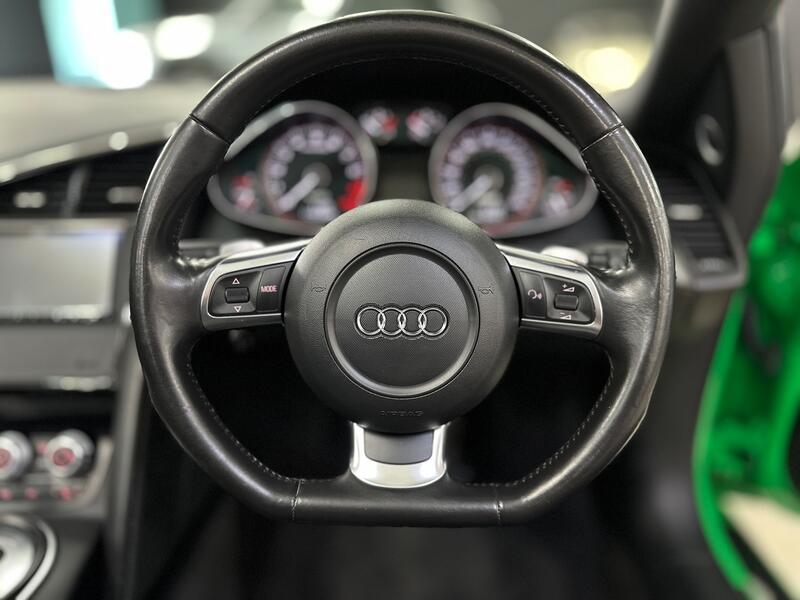 AUDI R8
