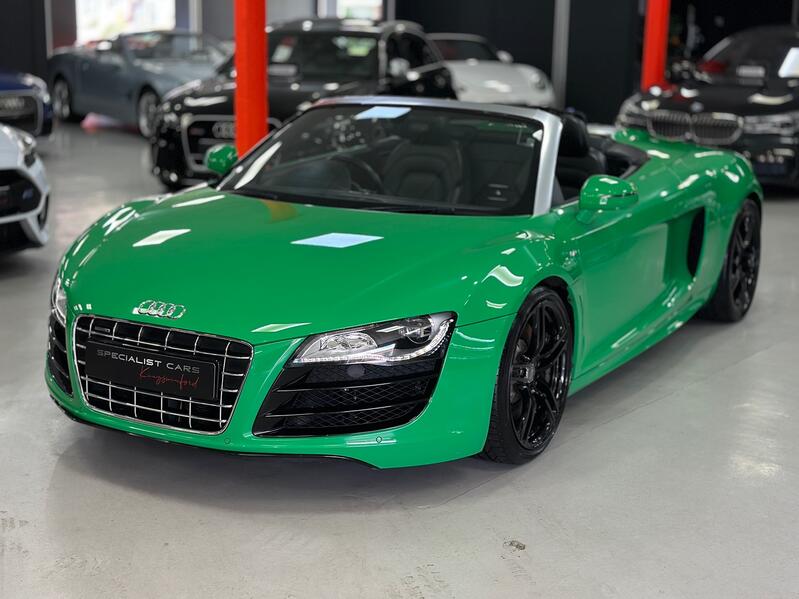 AUDI R8