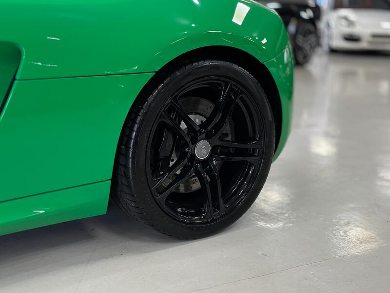 AUDI R8