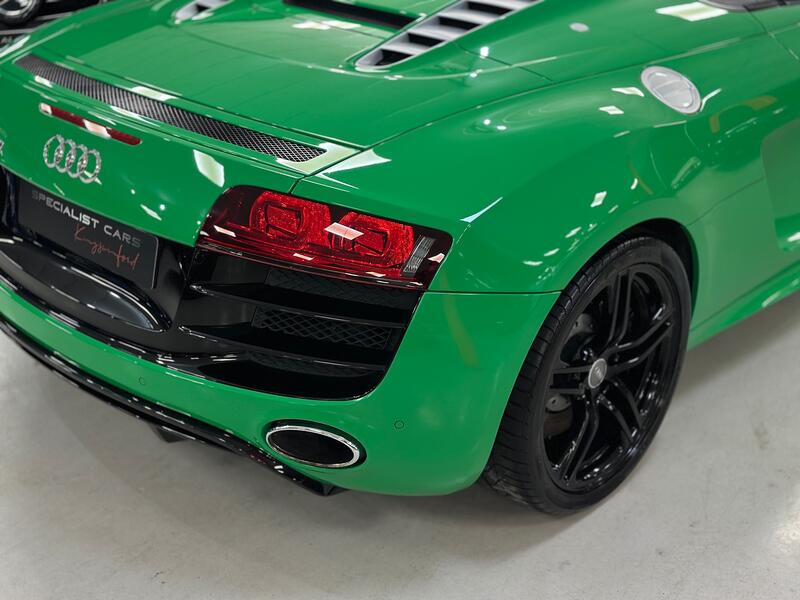 AUDI R8
