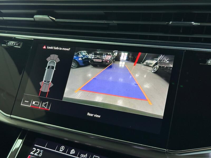 AUDI SQ8