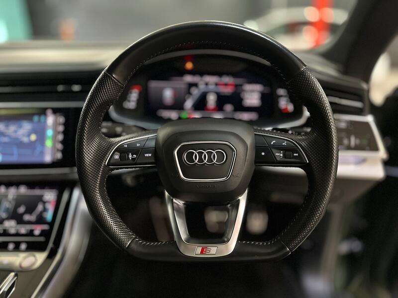 AUDI SQ8