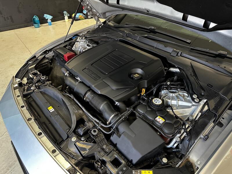 JAGUAR XE