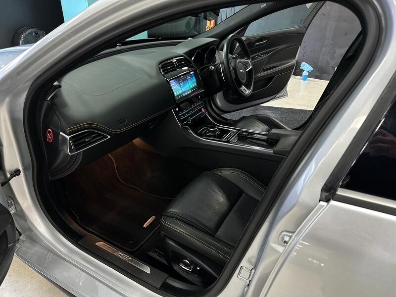 JAGUAR XE