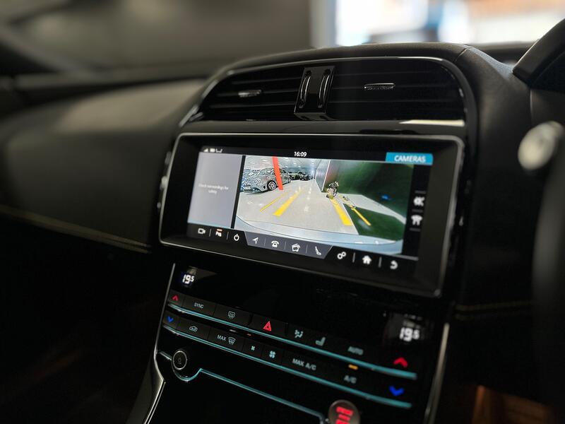JAGUAR XE