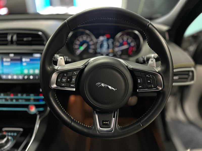 JAGUAR XE