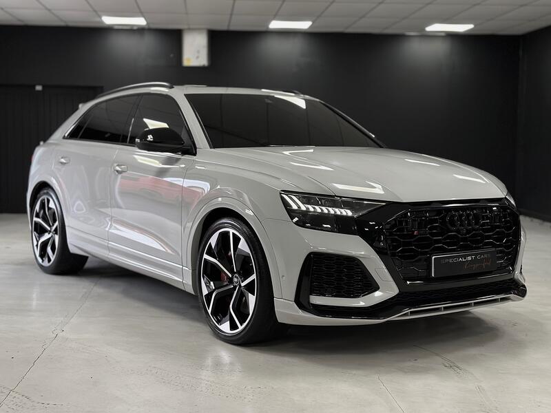 AUDI RSQ8