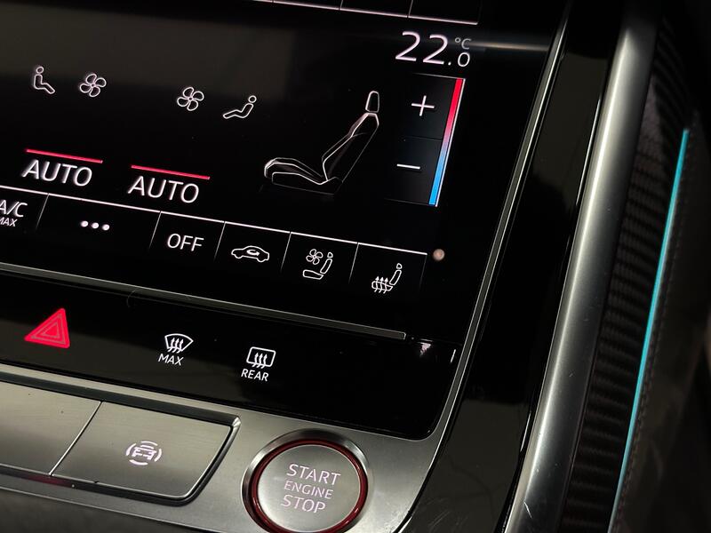 AUDI RSQ8