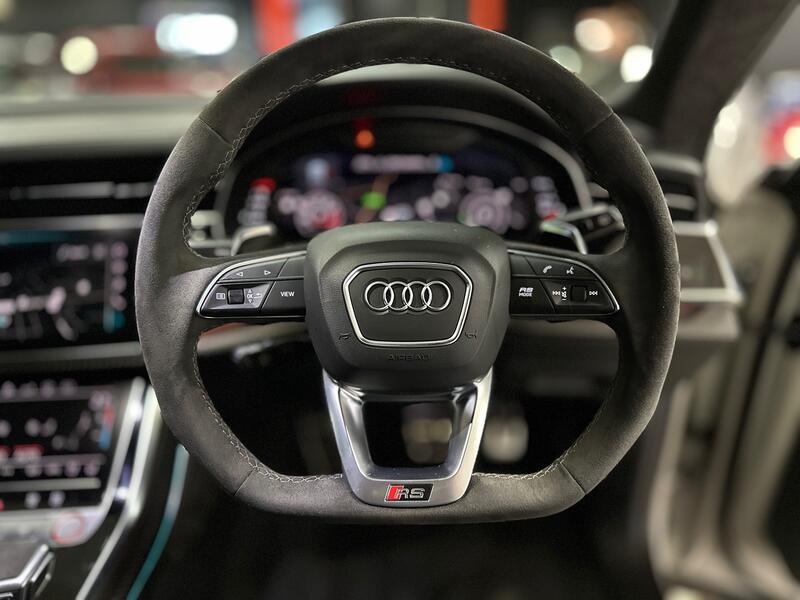 AUDI RSQ8
