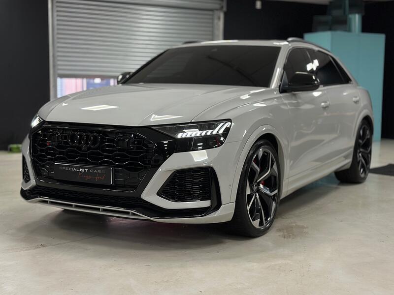 AUDI RSQ8