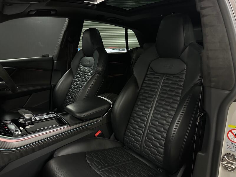 AUDI RSQ8