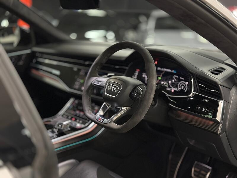 AUDI RSQ8