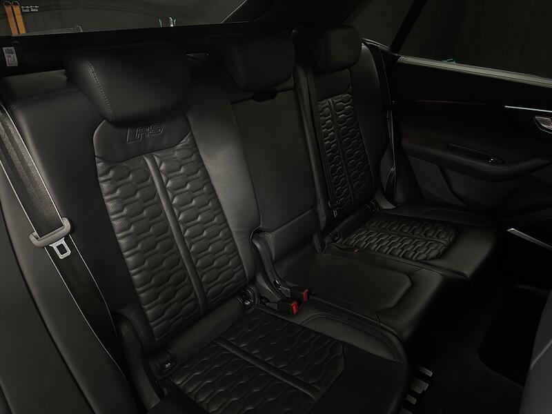 AUDI RSQ8