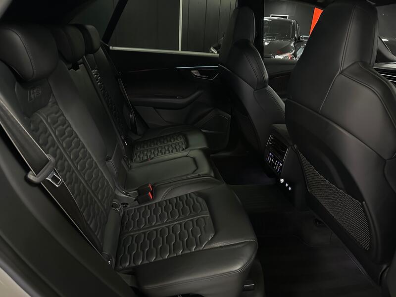 AUDI RSQ8