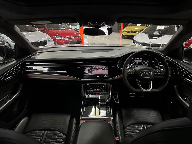 AUDI RSQ8