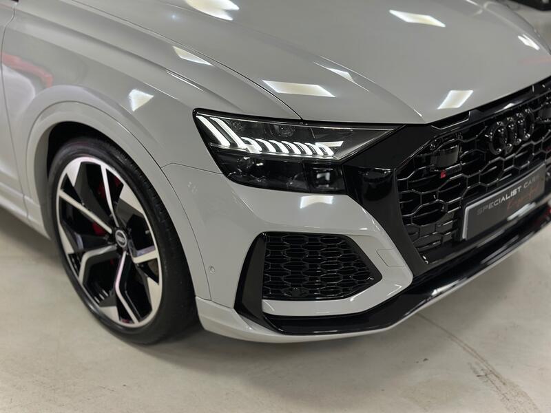 AUDI RSQ8