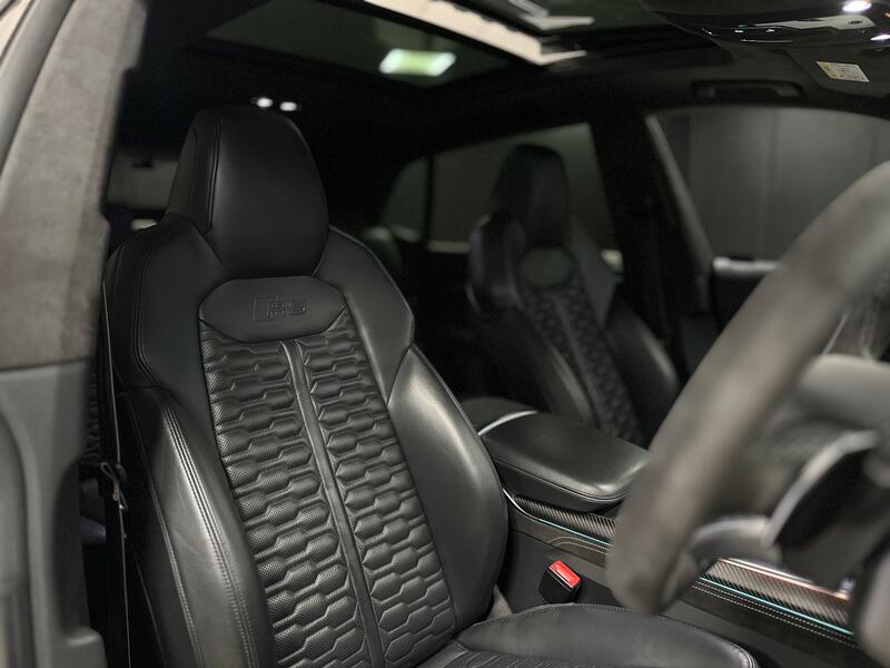 AUDI RSQ8
