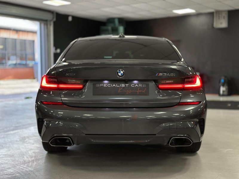 BMW 3 SERIES