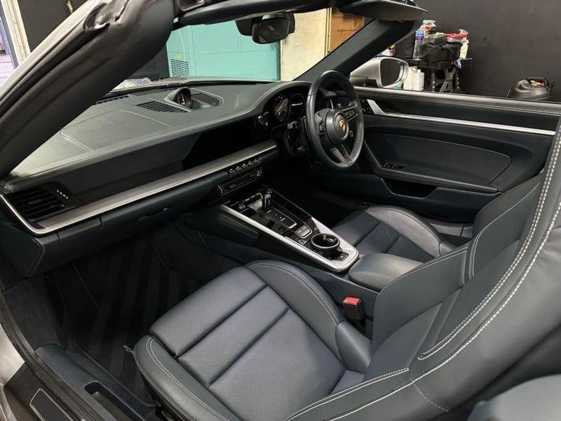 PORSCHE 911