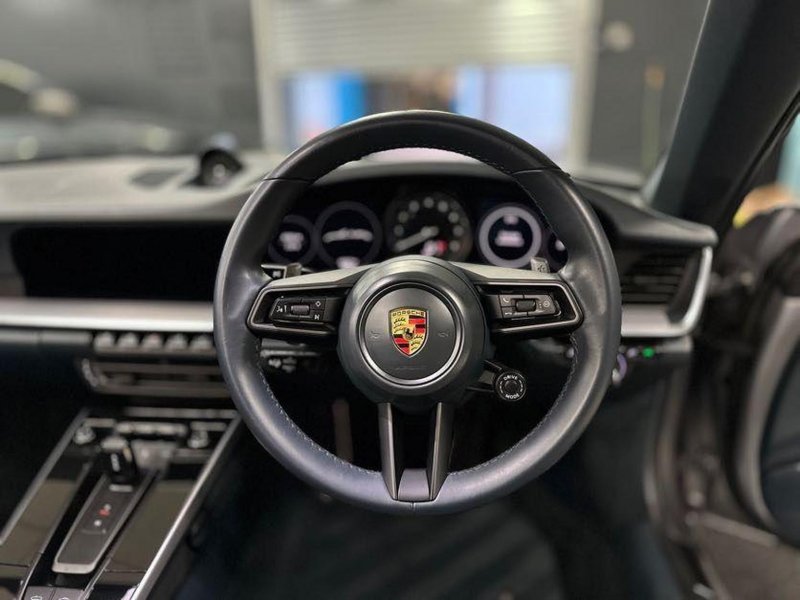 PORSCHE 911