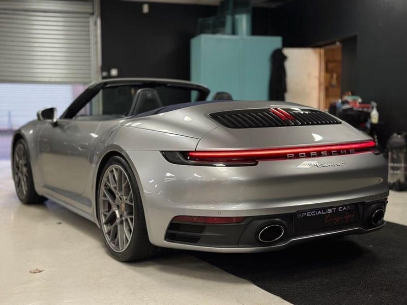 PORSCHE 911