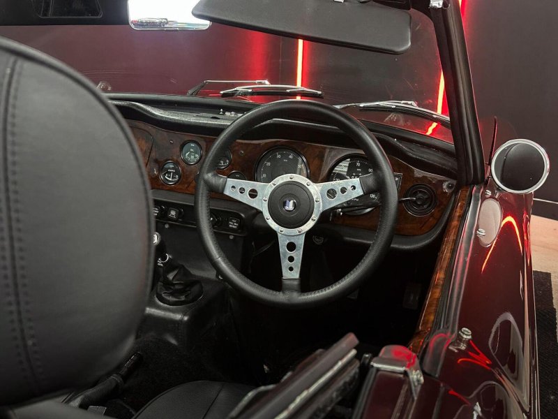 TRIUMPH TR6