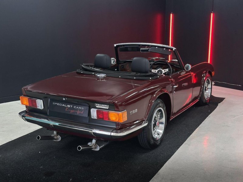 TRIUMPH TR6