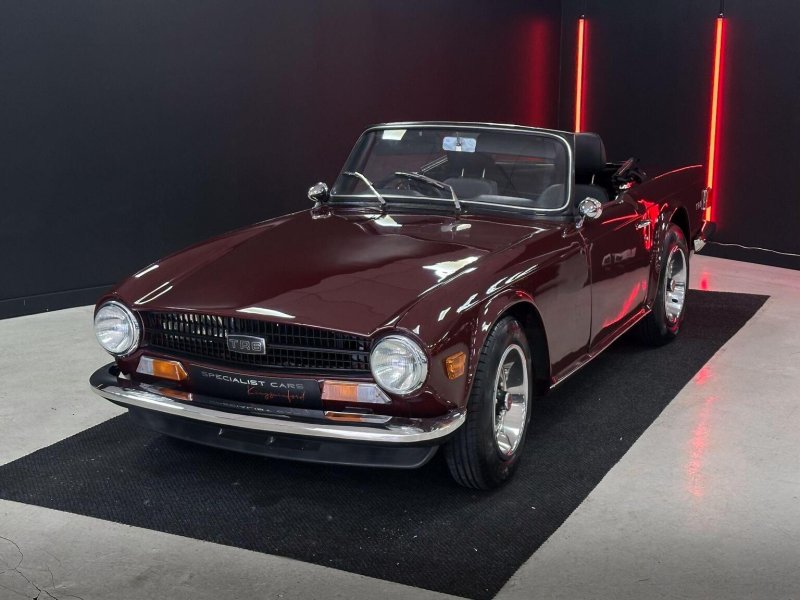 TRIUMPH TR6