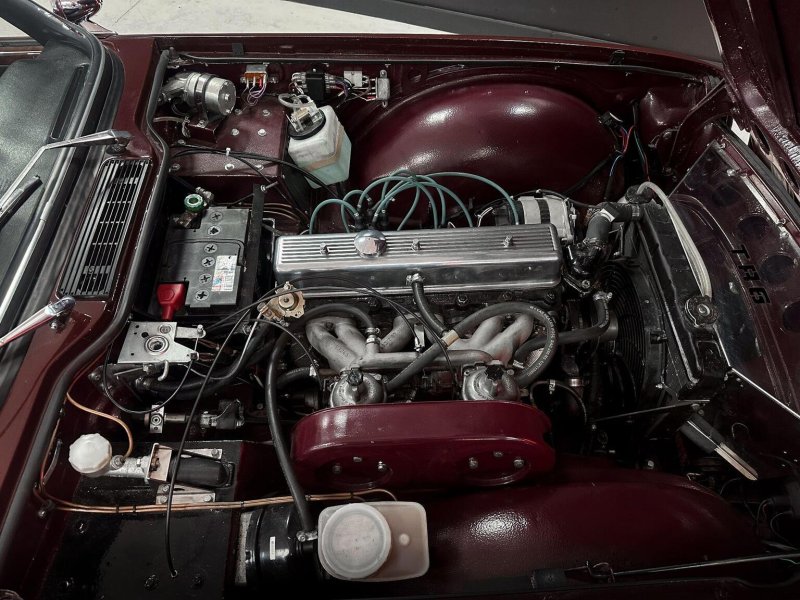 TRIUMPH TR6