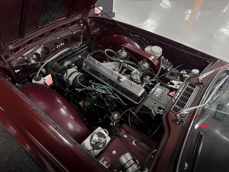 TRIUMPH TR6