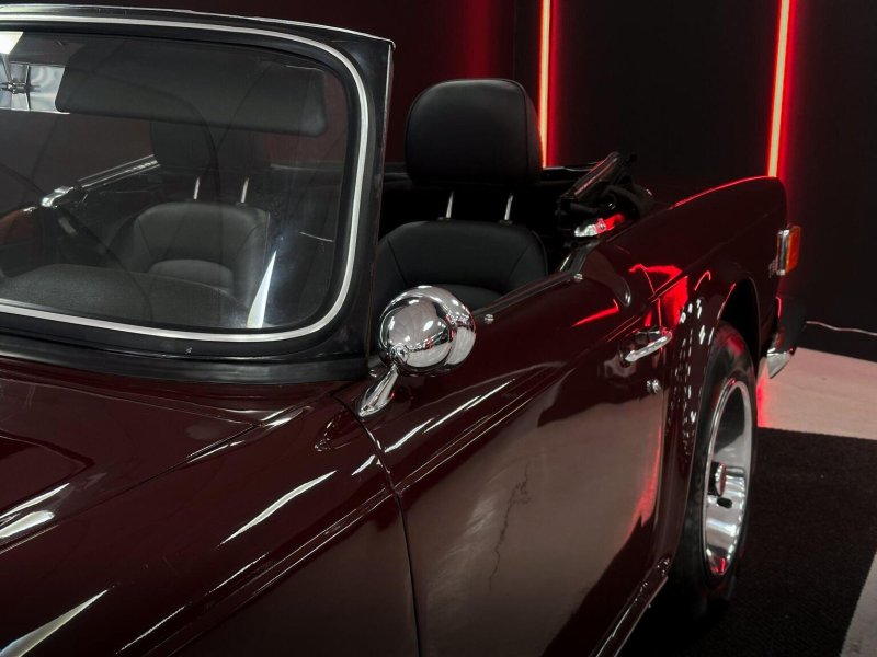 TRIUMPH TR6