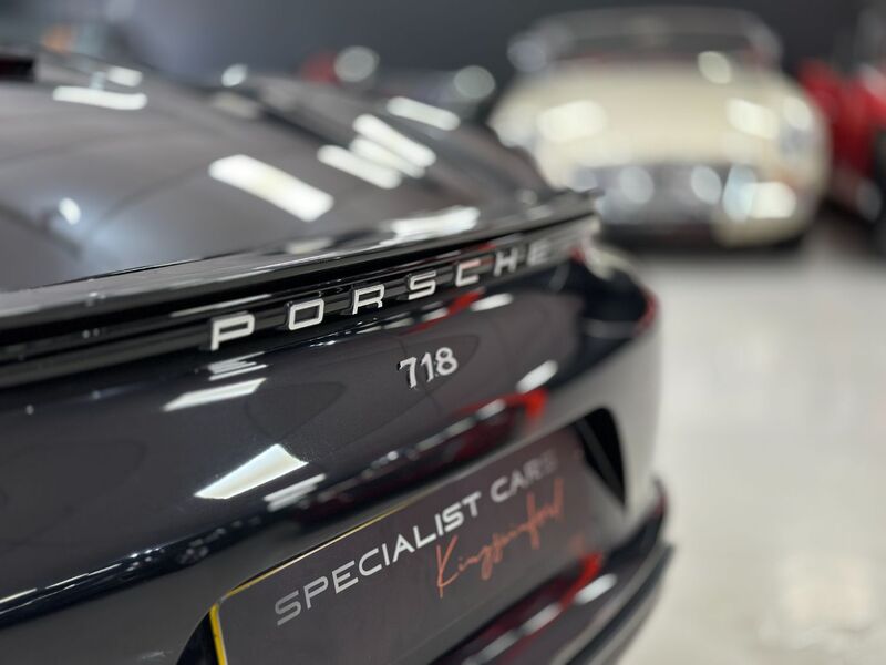 PORSCHE 718